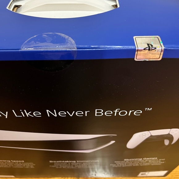 PlayStation 5 Digital Edition Bundle - Picture 4 of 8